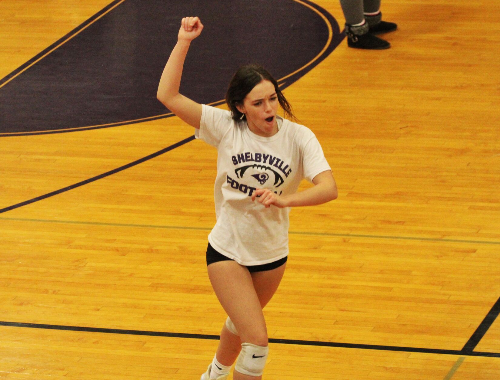 IMG_3477_Snapseed Mia Wade Shelbyville volleyball.jpg